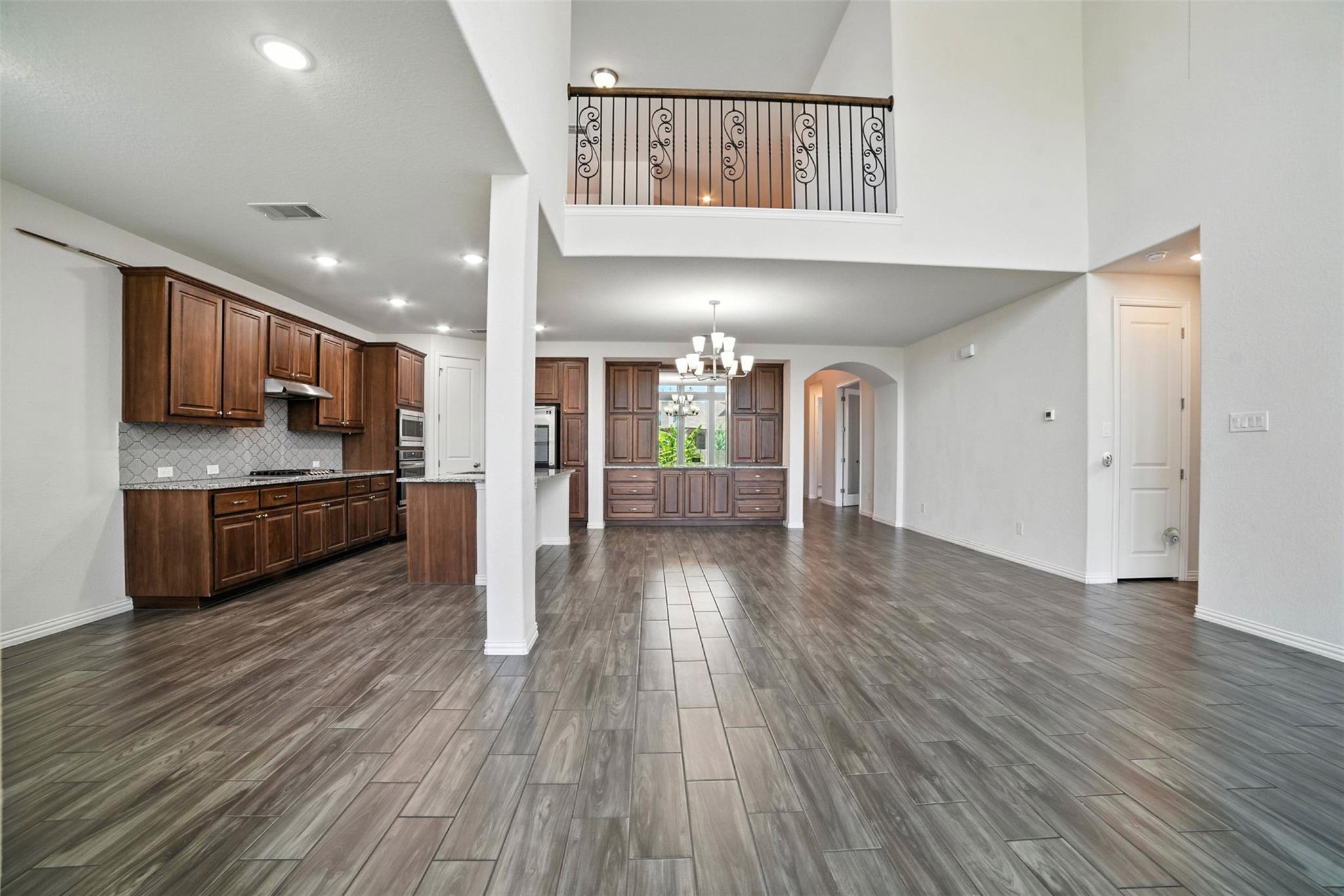 3054 Columbus LOOP