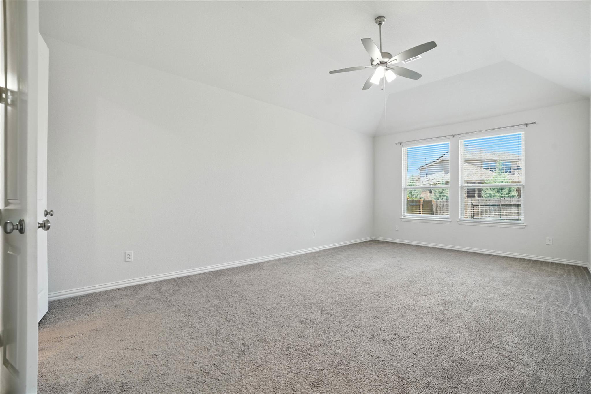 3054 Columbus LOOP
