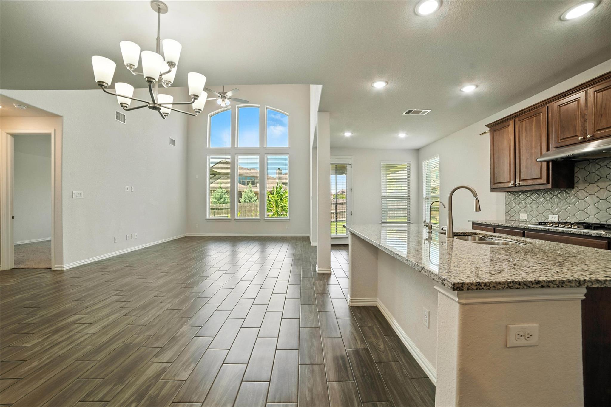 3054 Columbus LOOP