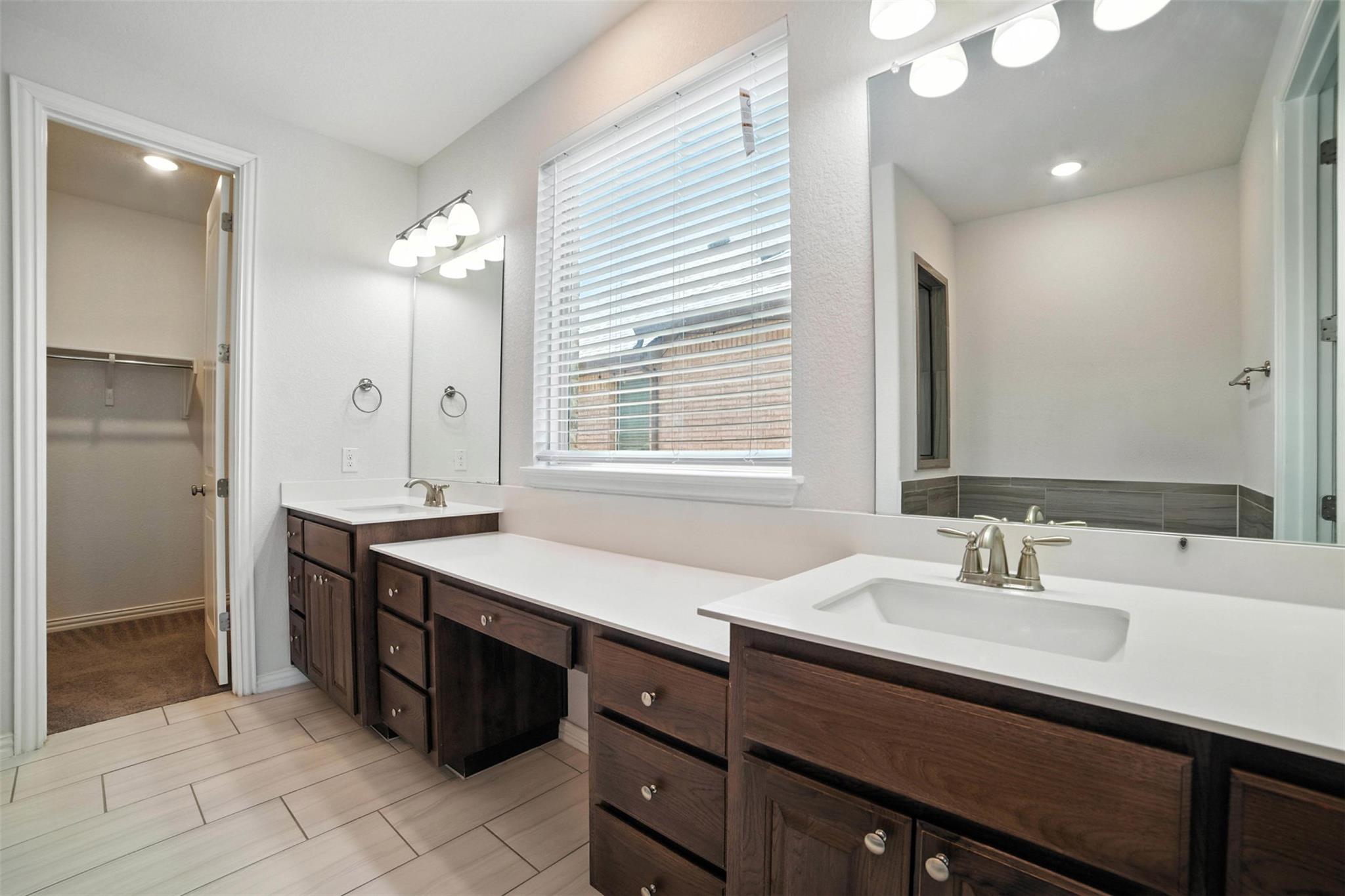 3054 Columbus LOOP
