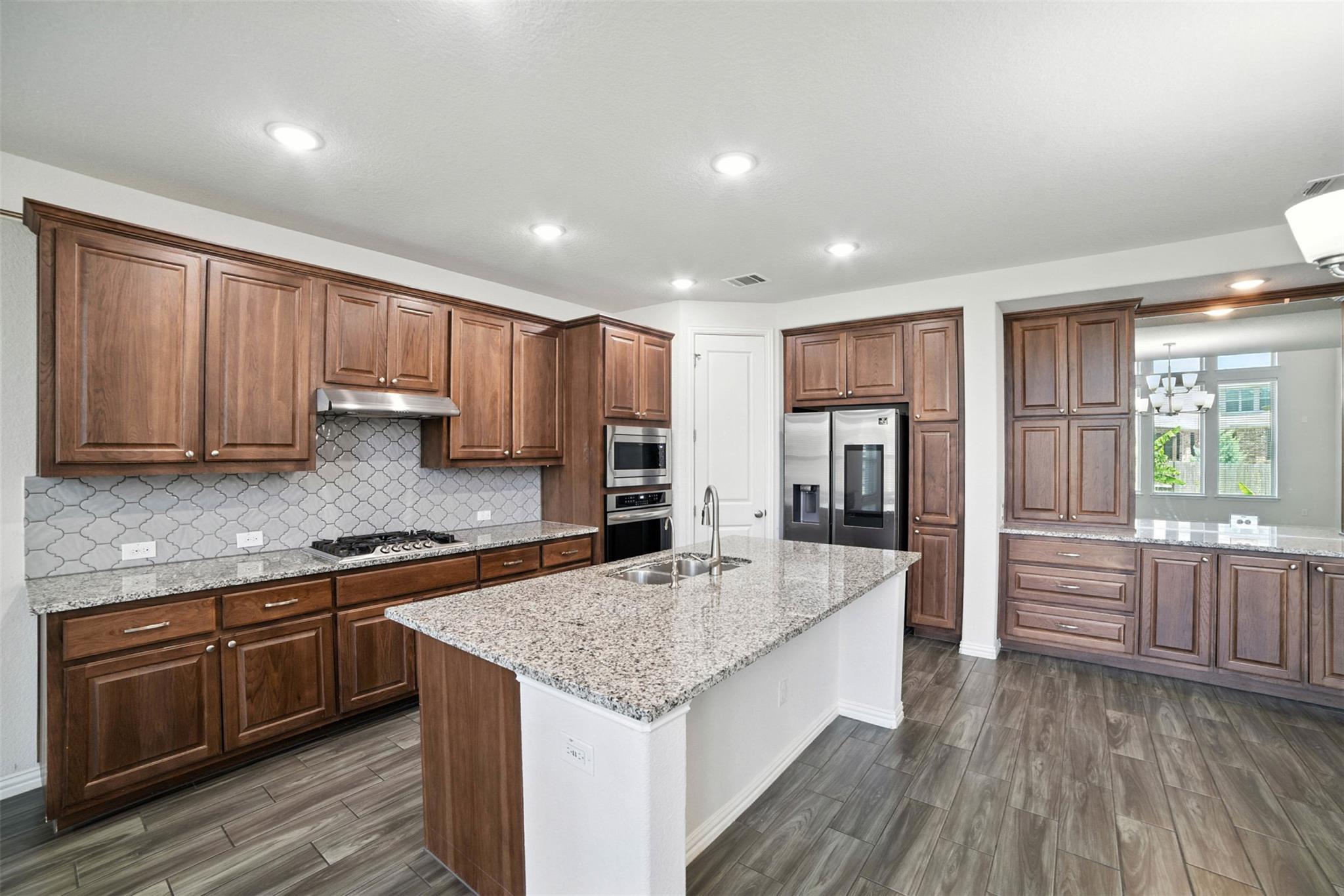 3054 Columbus LOOP