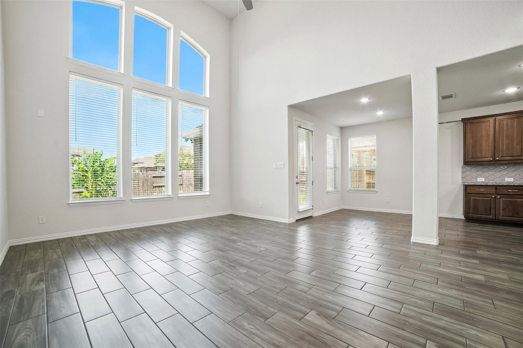3054 Columbus LOOP
