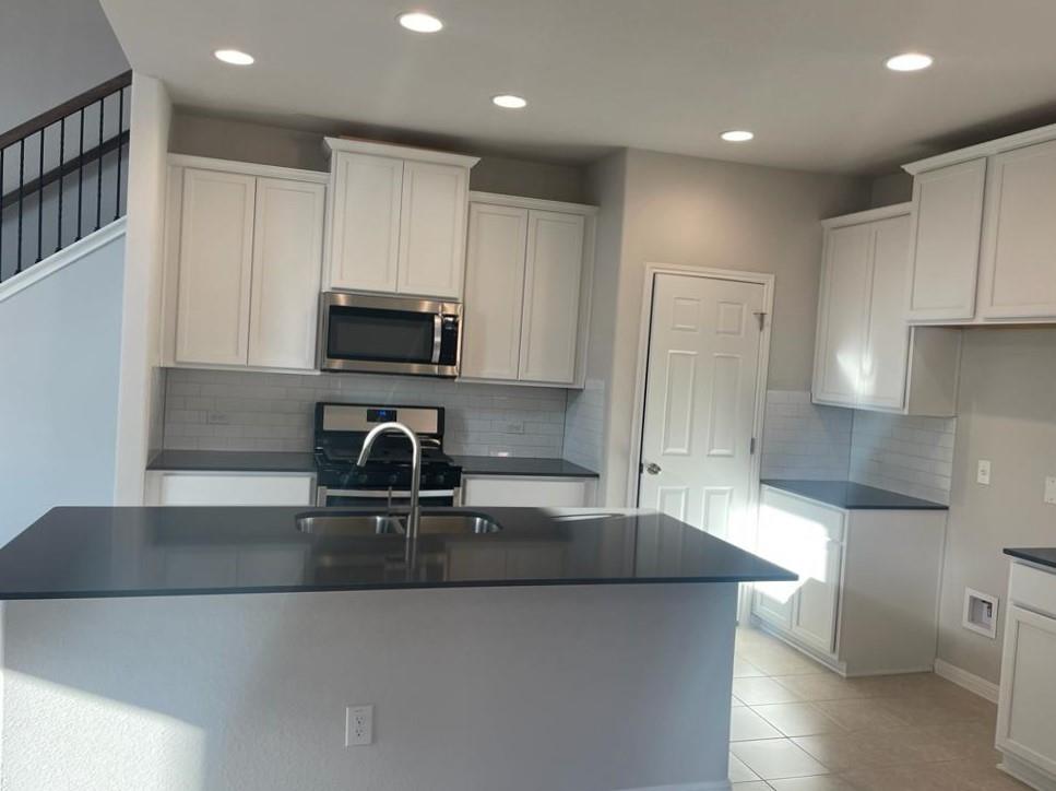 12809 Gilliland LN