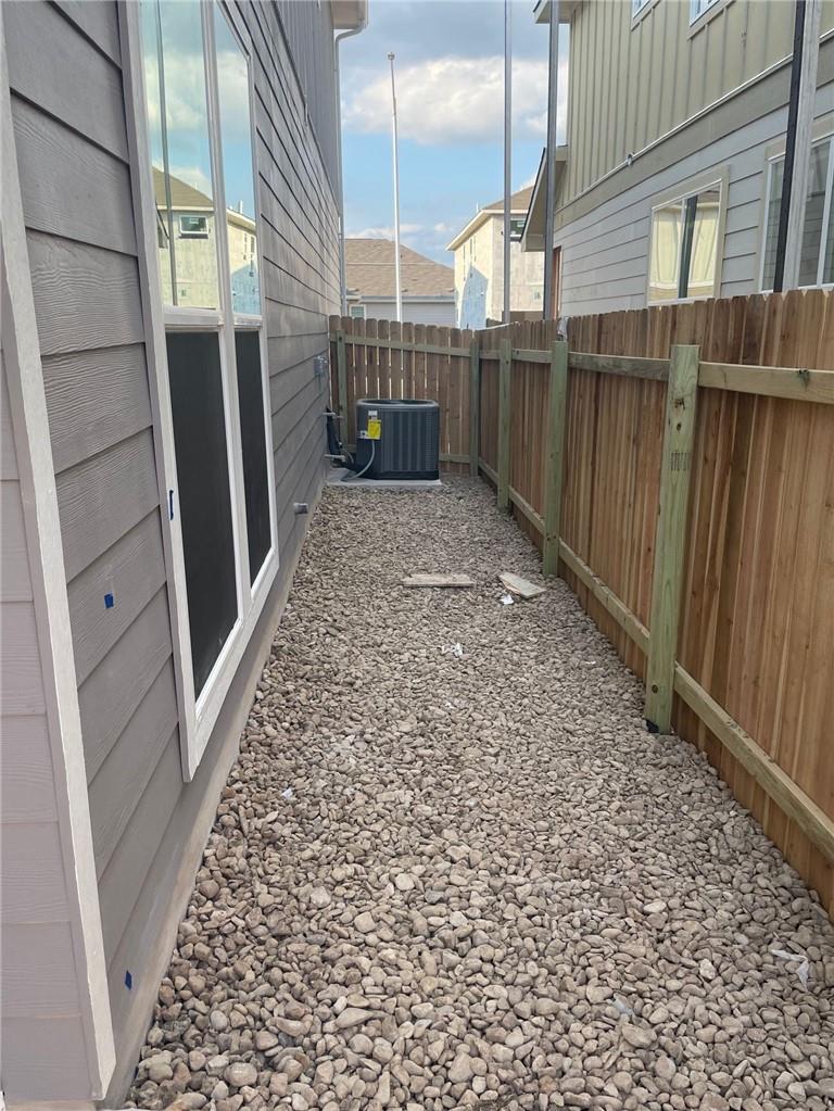 12809 Gilliland LN