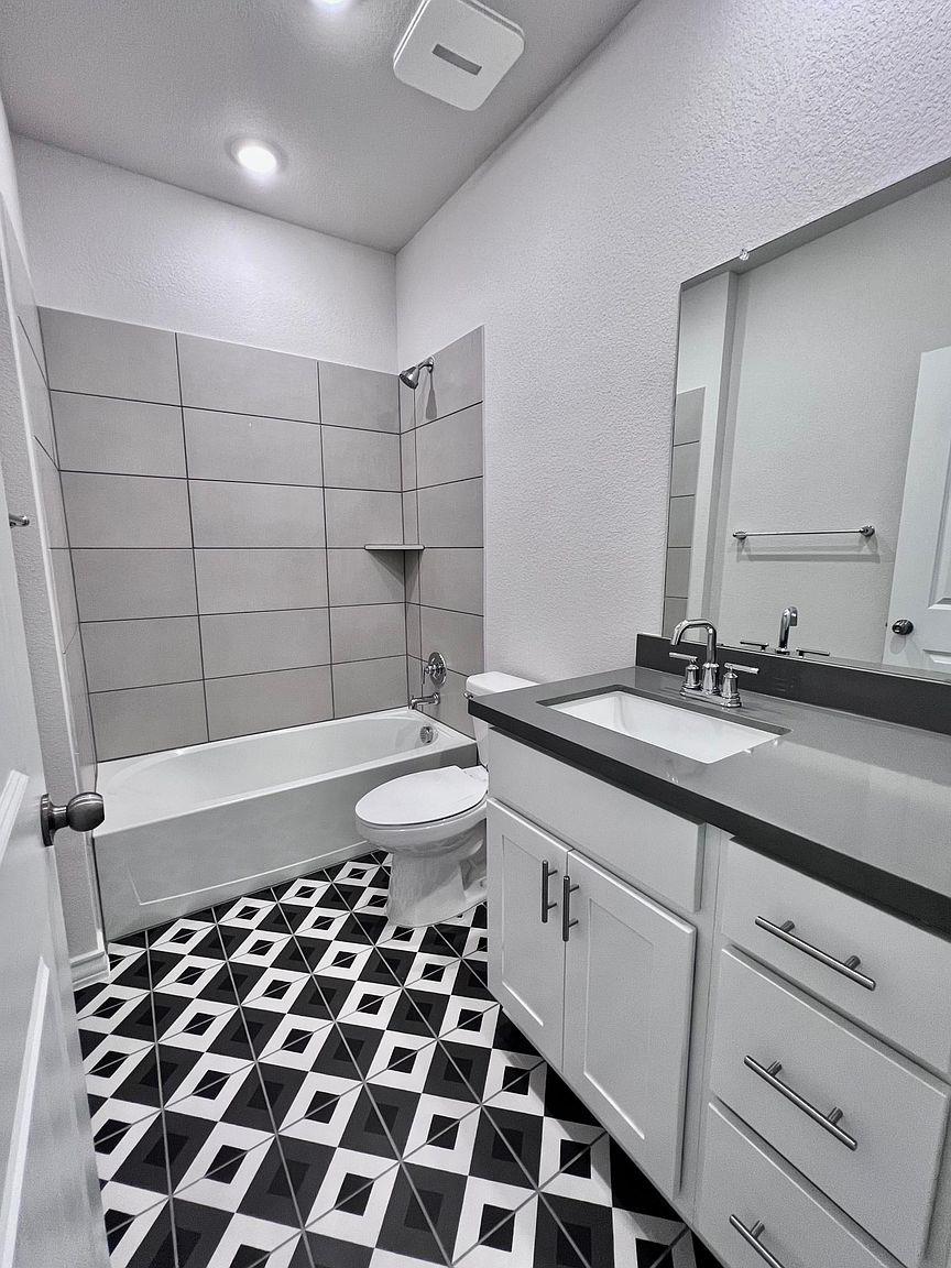 4701 Lavender Field PATH # 186