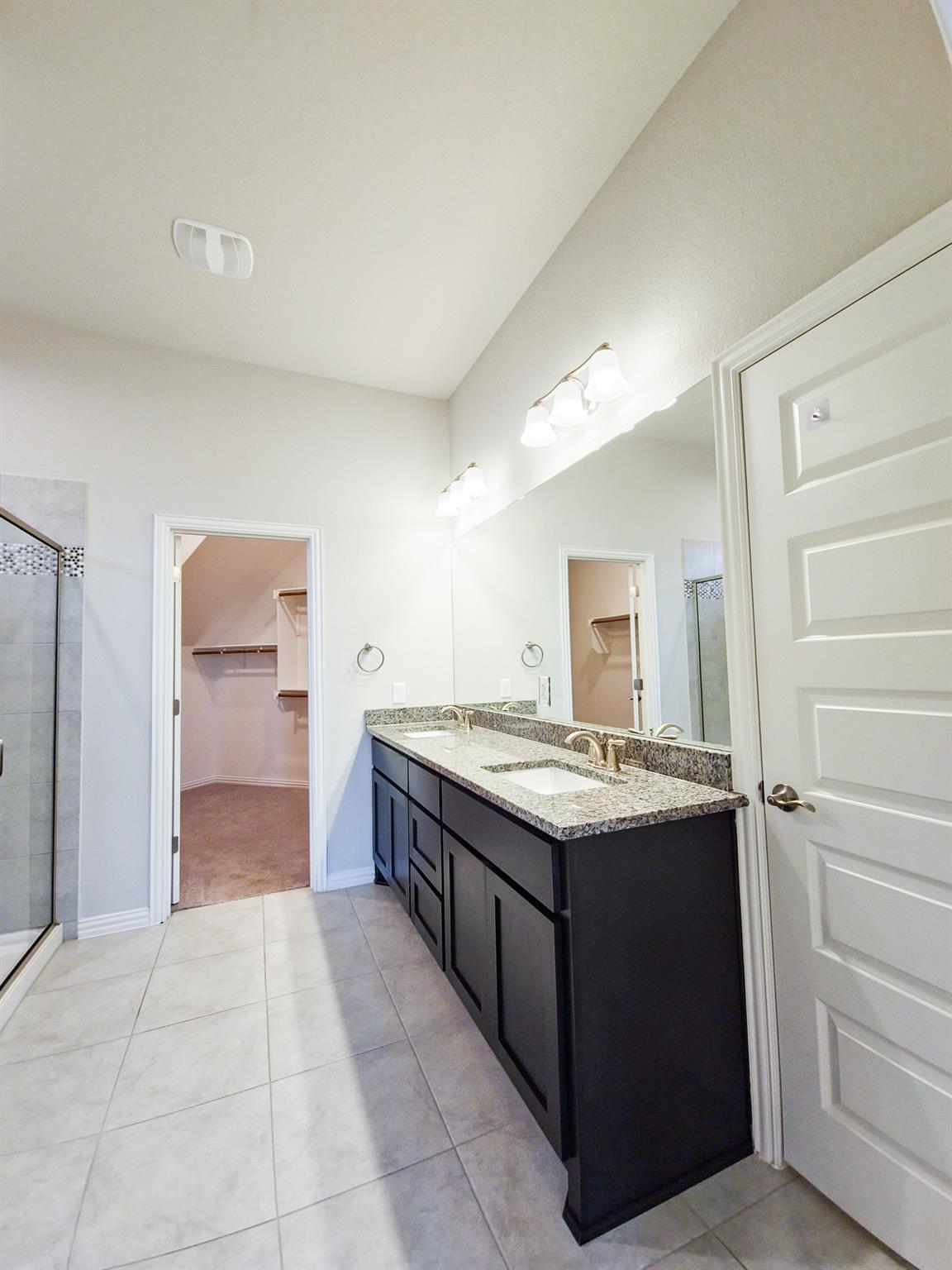 12716 Bloomington DR