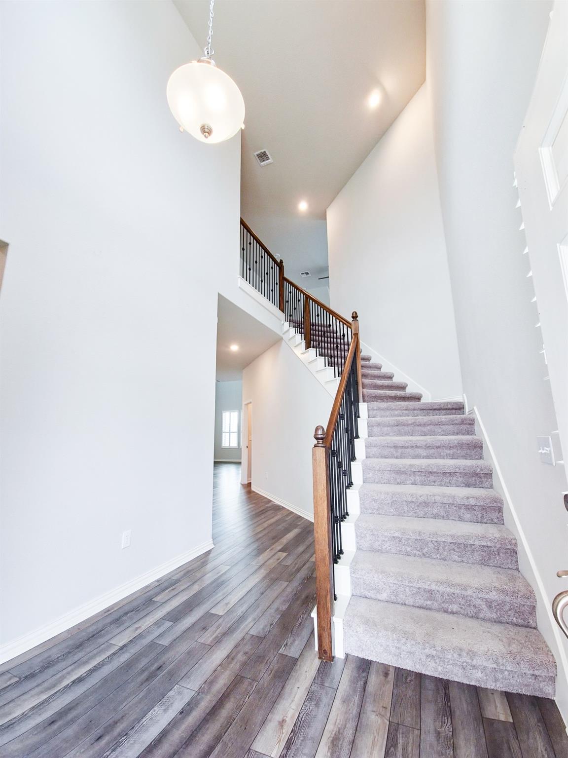 12716 Bloomington DR