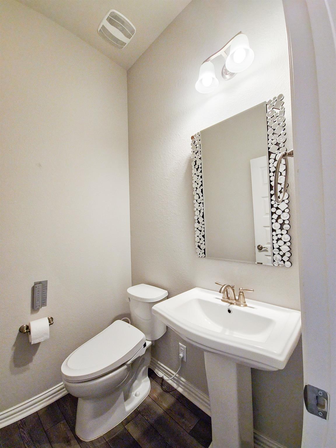 12716 Bloomington DR