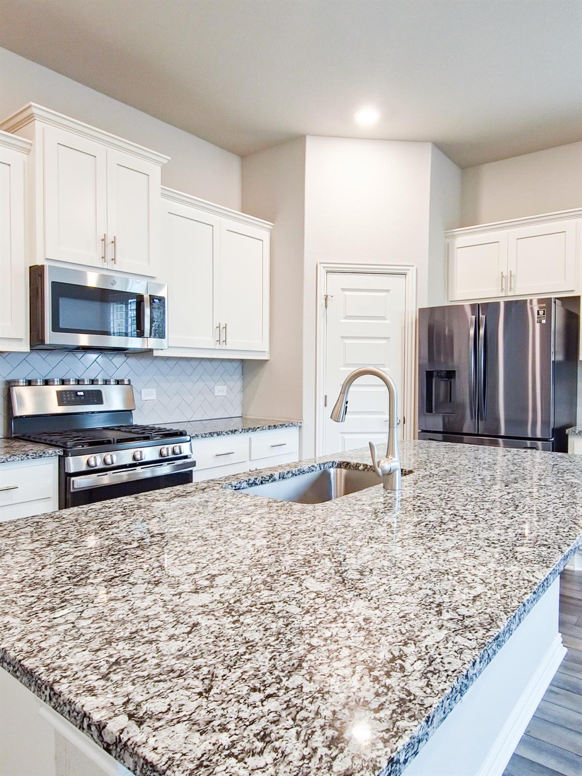12716 Bloomington DR