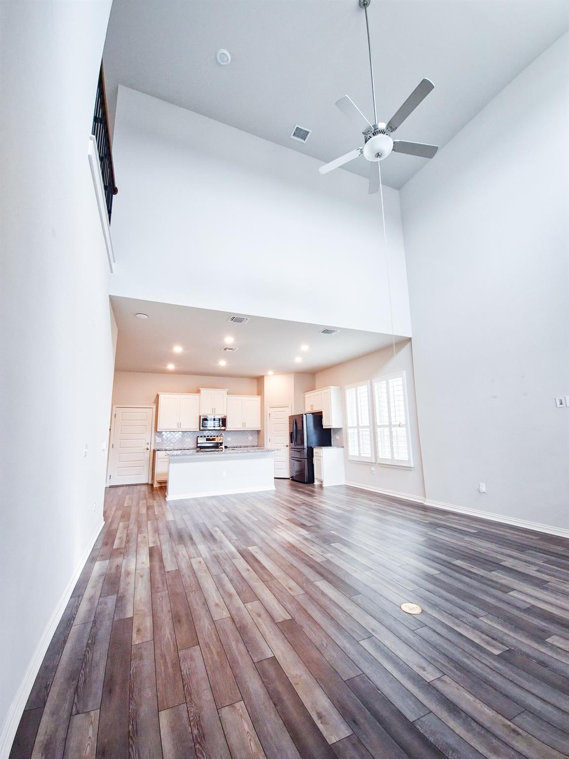 12716 Bloomington DR