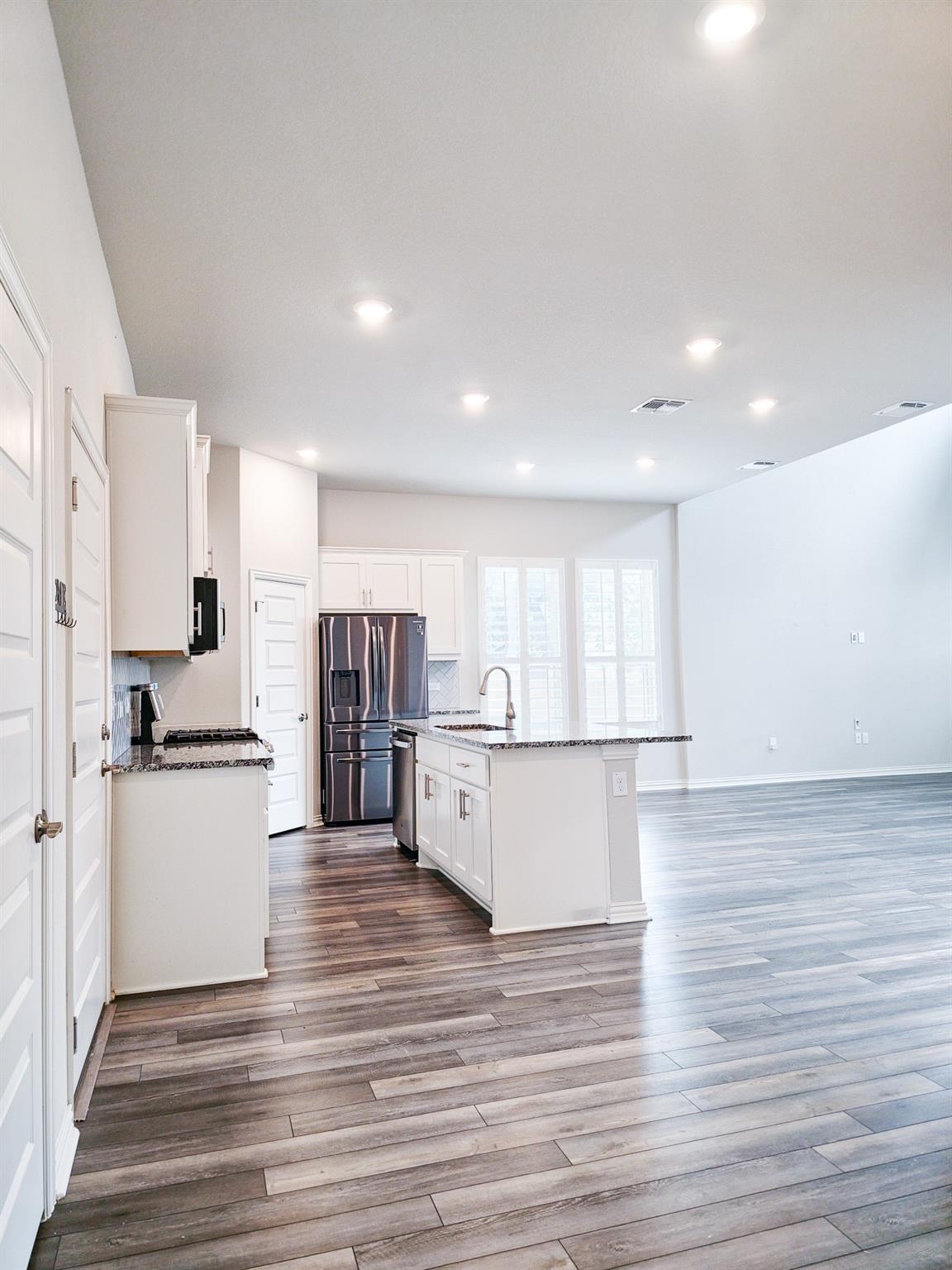12716 Bloomington DR