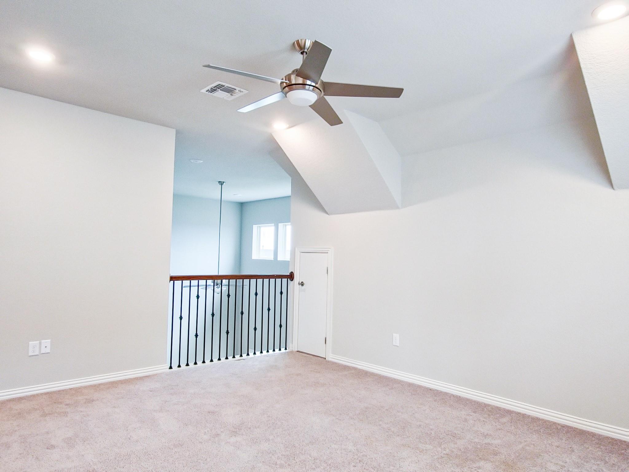 12716 Bloomington DR