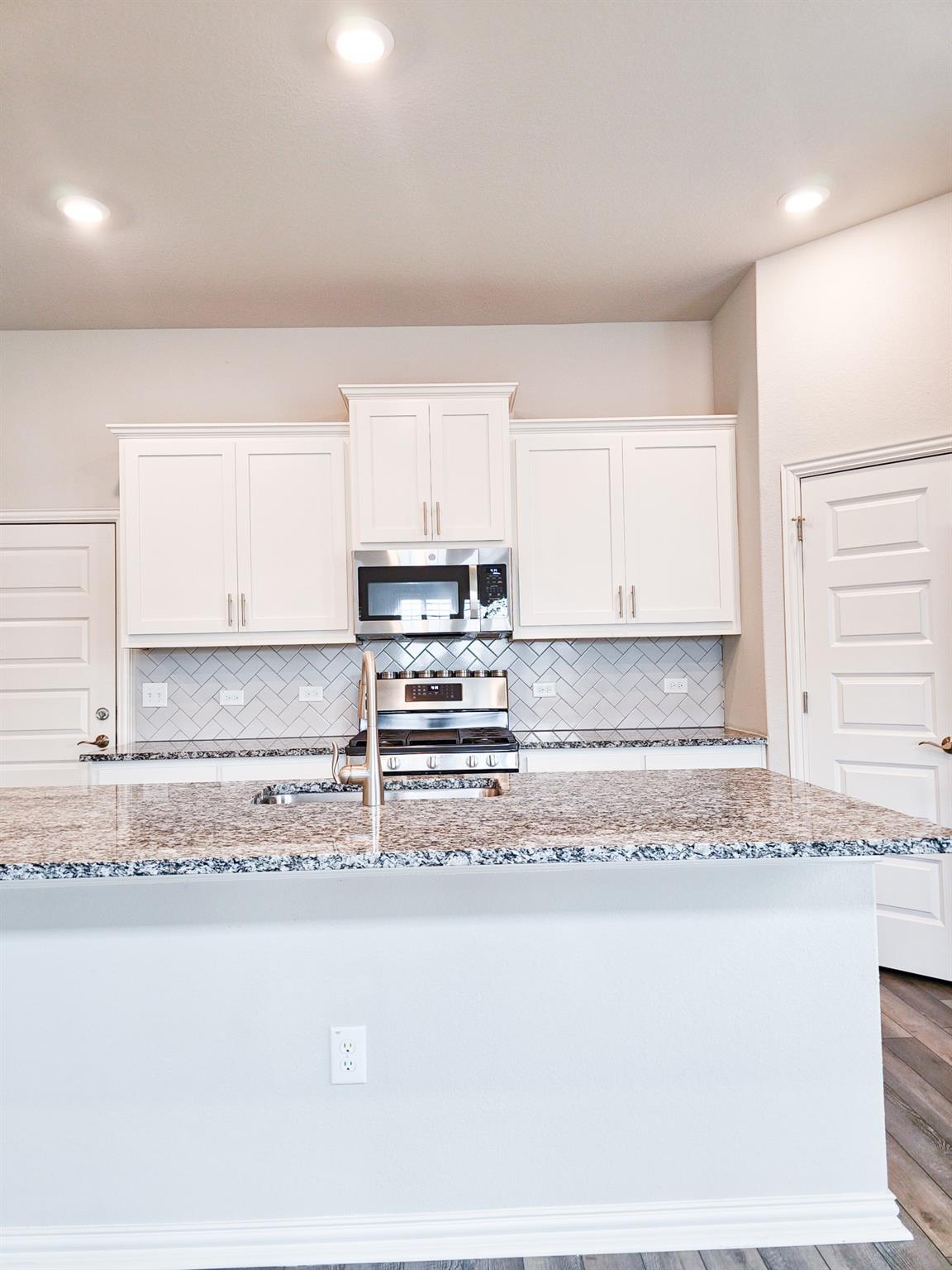 12716 Bloomington DR