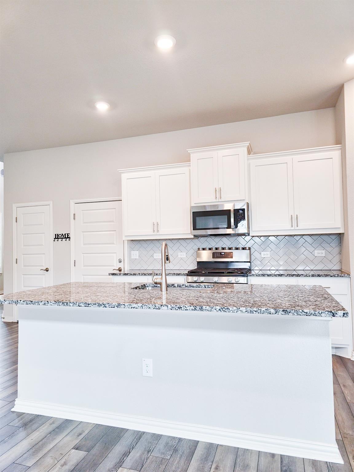 12716 Bloomington DR