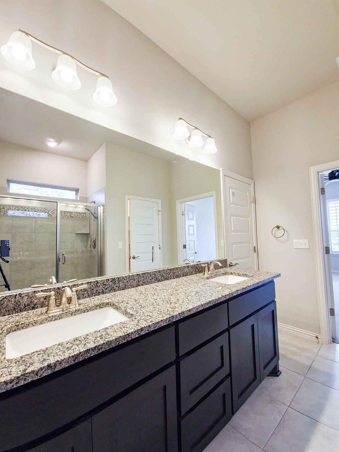 12716 Bloomington DR