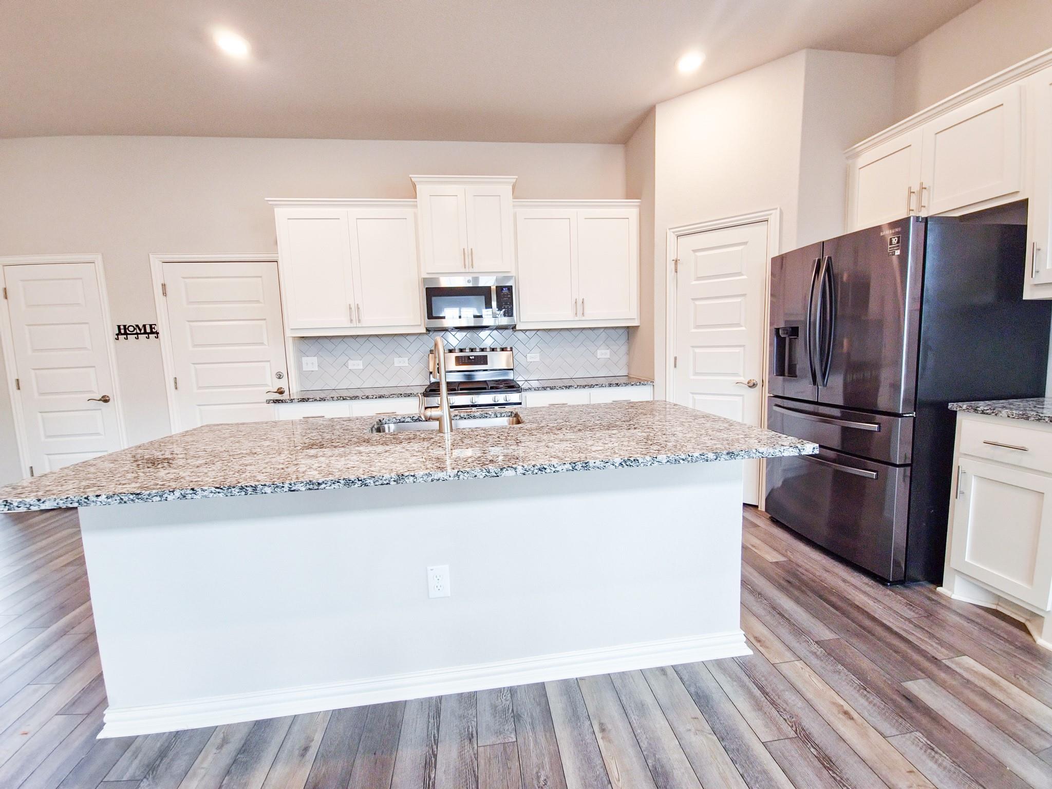 12716 Bloomington DR