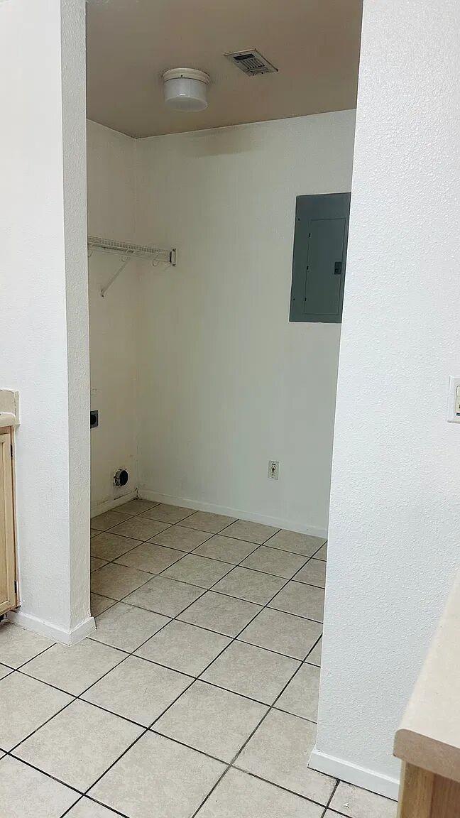 2222 Katy LN # B