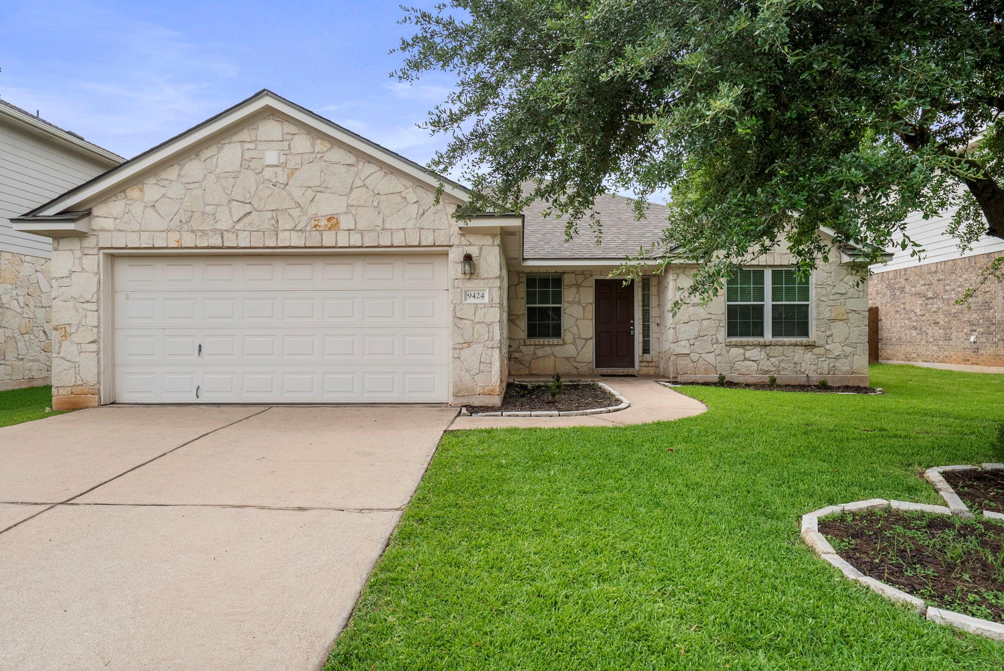 9424 Castle Pines DR