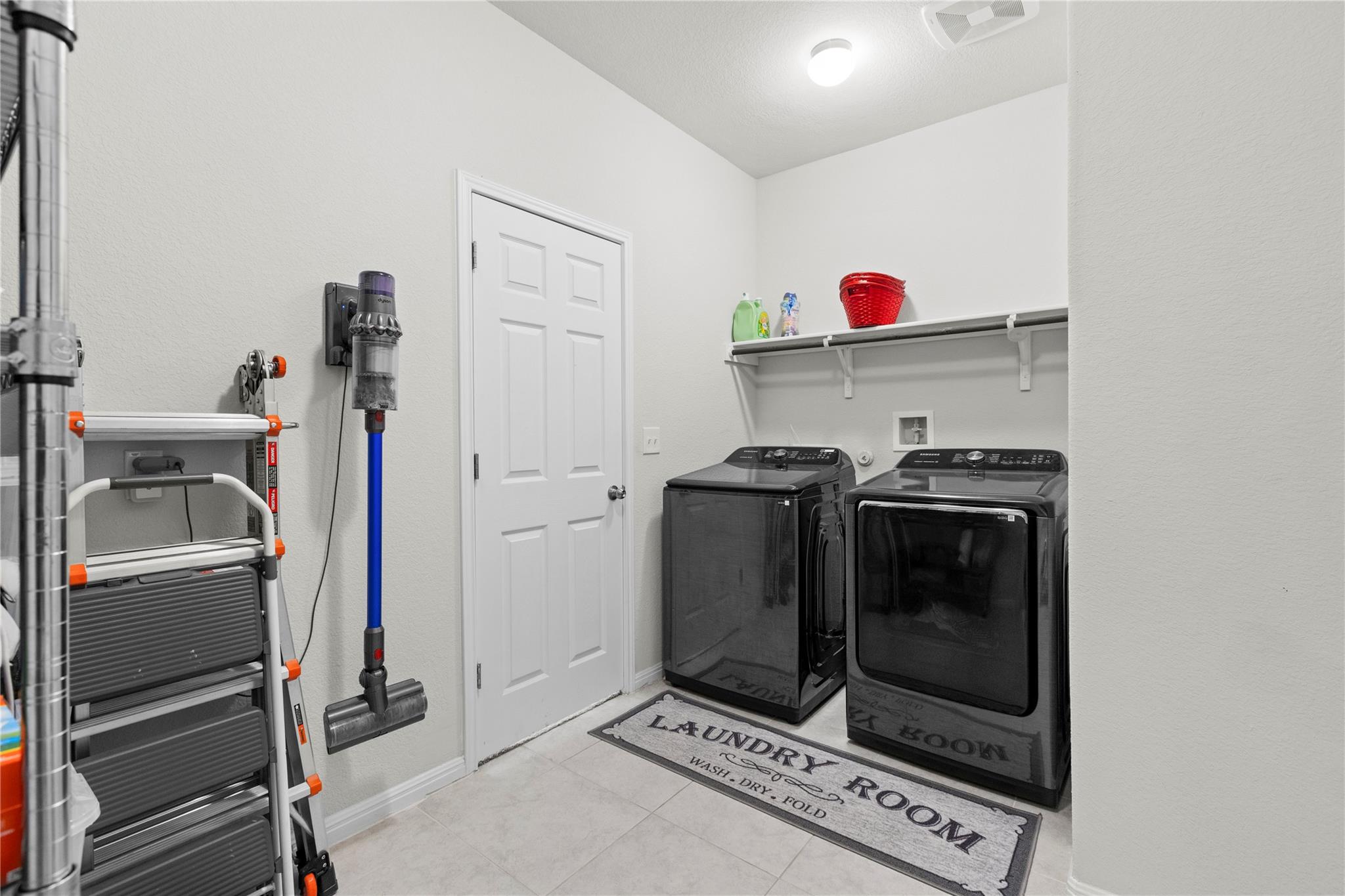 516 Arrowhead Vine ST