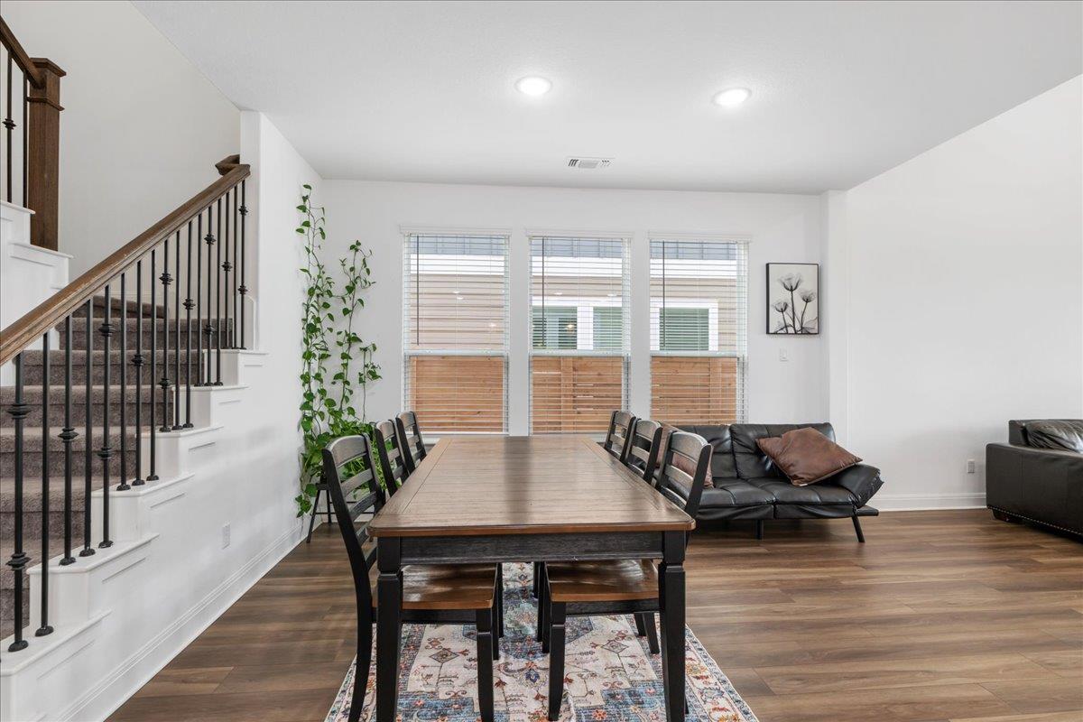 240 Inlet LN, Leander