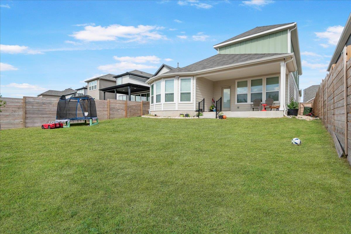 240 Inlet LN, Leander