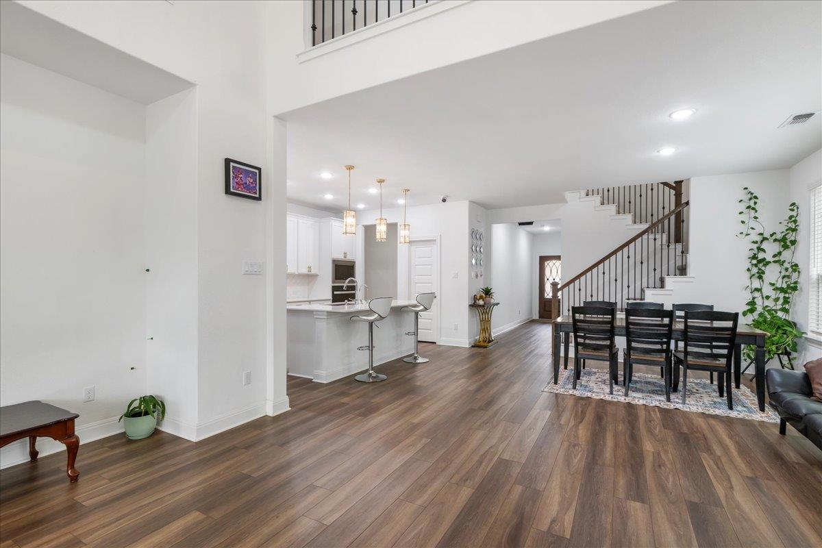 240 Inlet LN, Leander