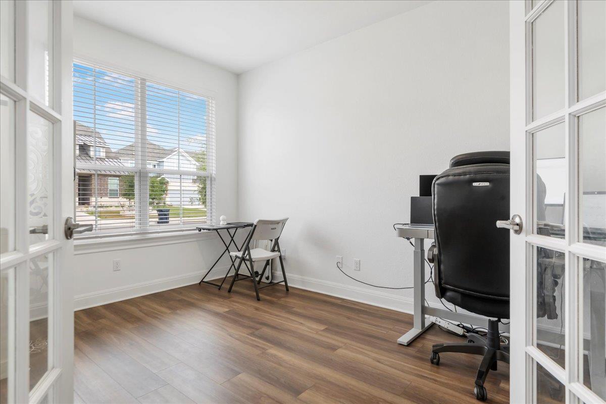 240 Inlet LN, Leander