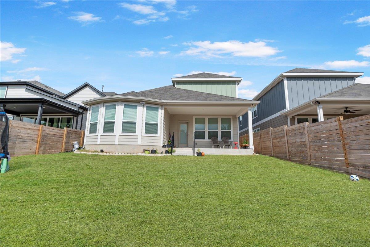 240 Inlet LN, Leander