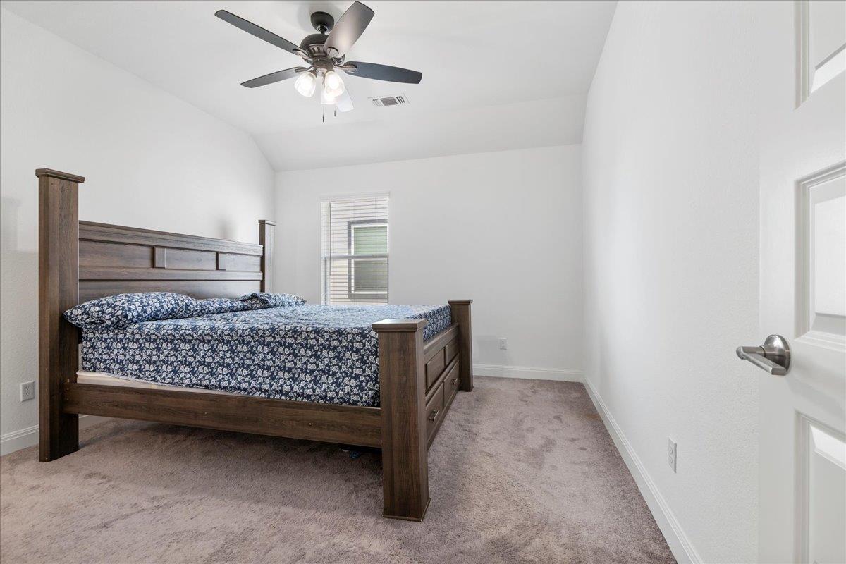 240 Inlet LN, Leander