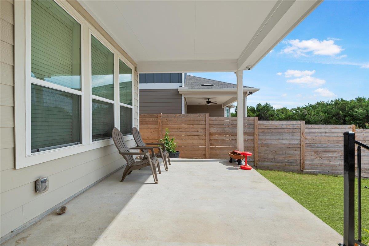 240 Inlet LN, Leander