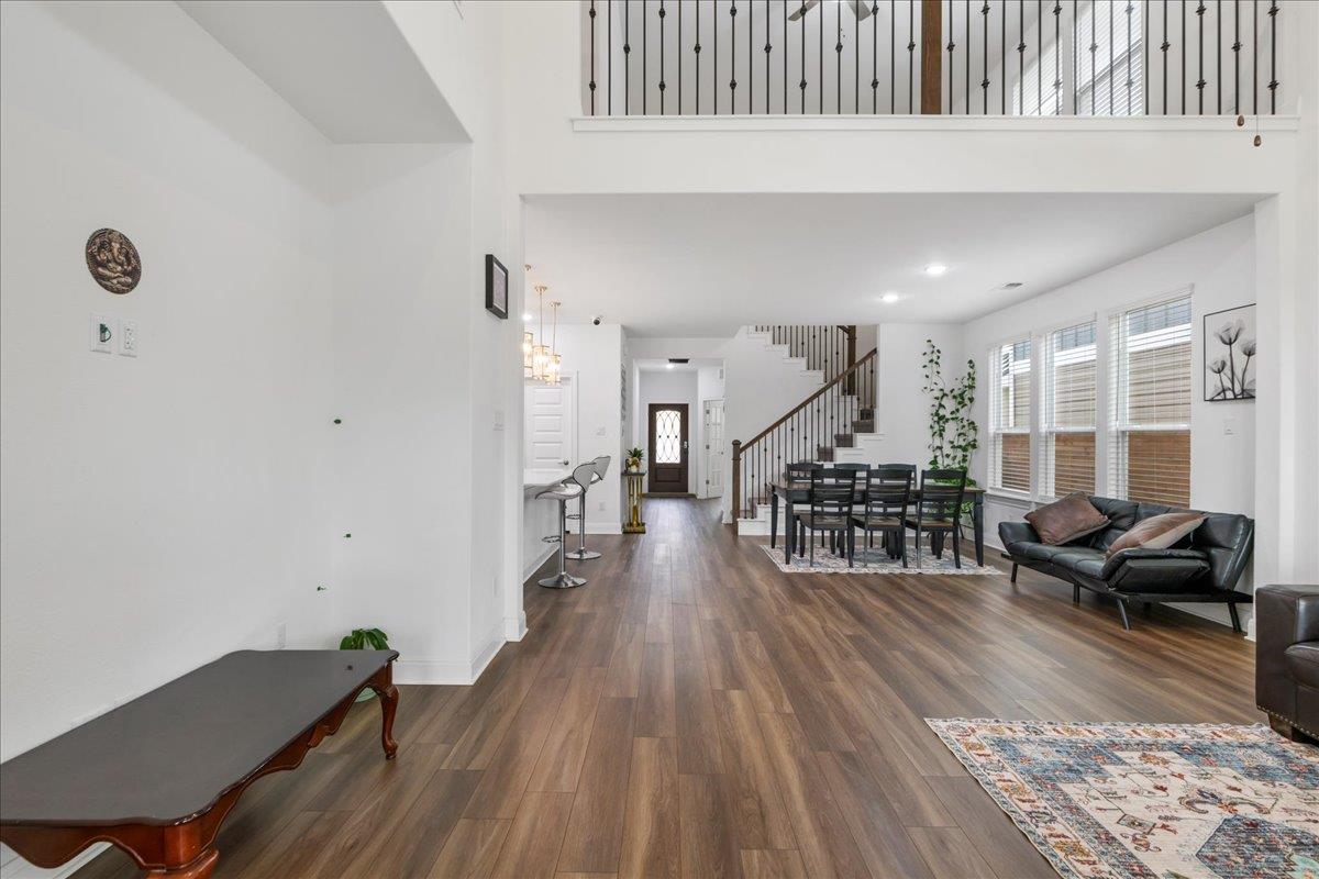 240 Inlet LN, Leander