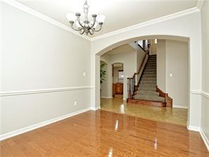 2737 Plantation DR