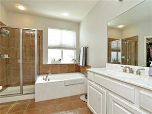 2737 Plantation DR