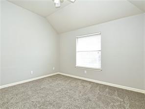 2737 Plantation DR