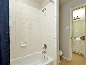 2737 Plantation DR