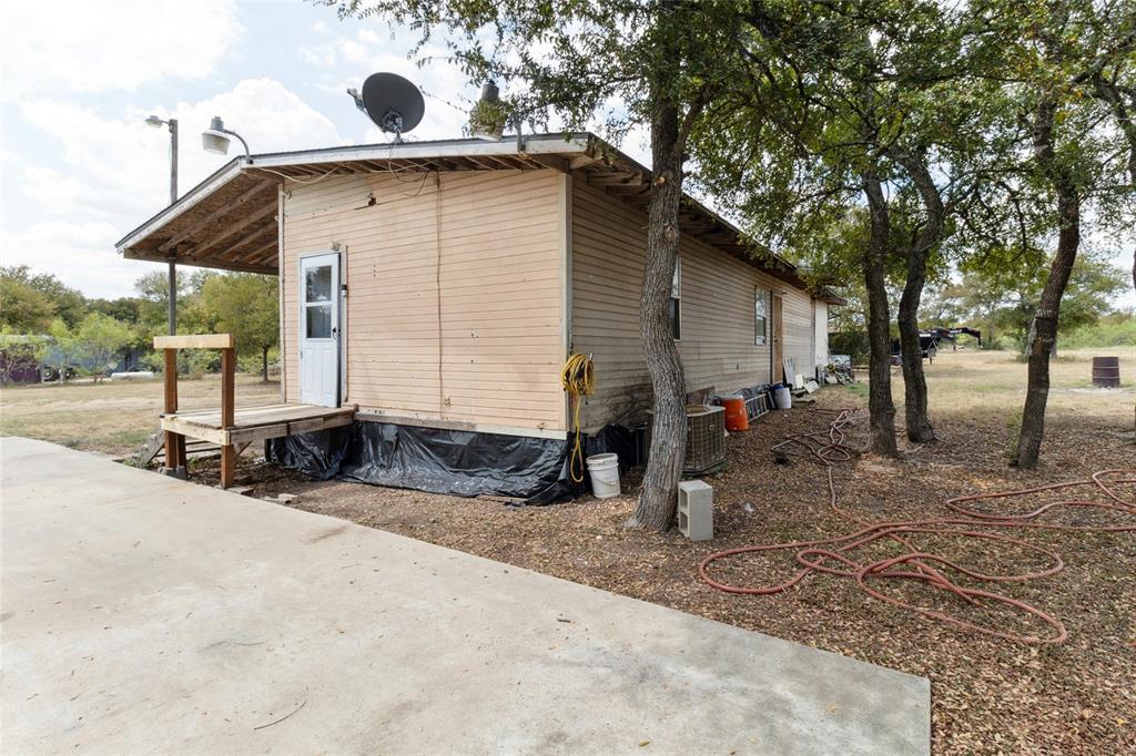 8106 WOLF LN