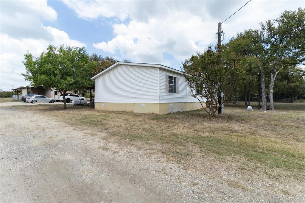 8106 WOLF LN