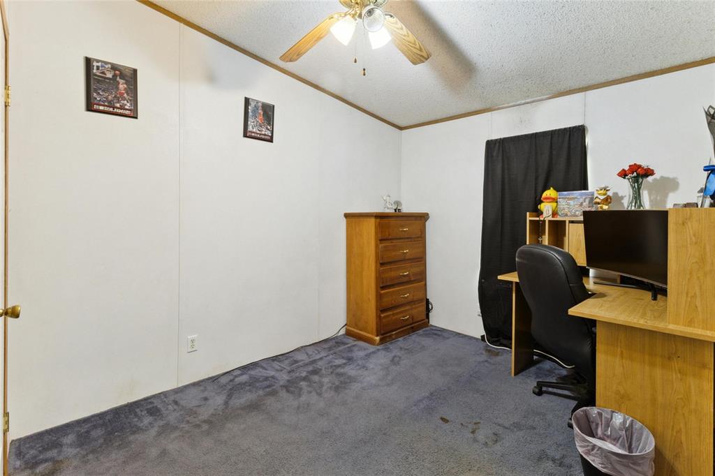 8106 WOLF LN