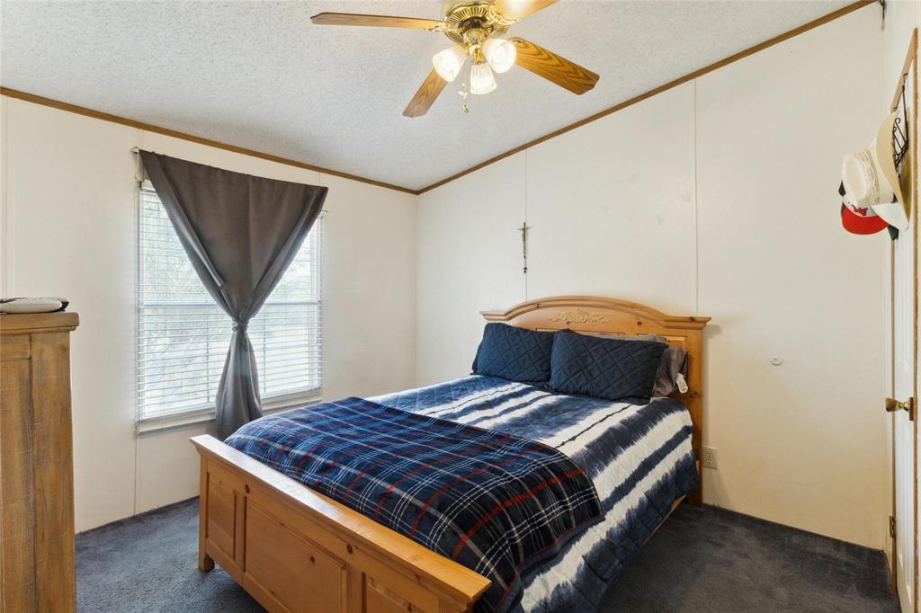 8106 WOLF LN