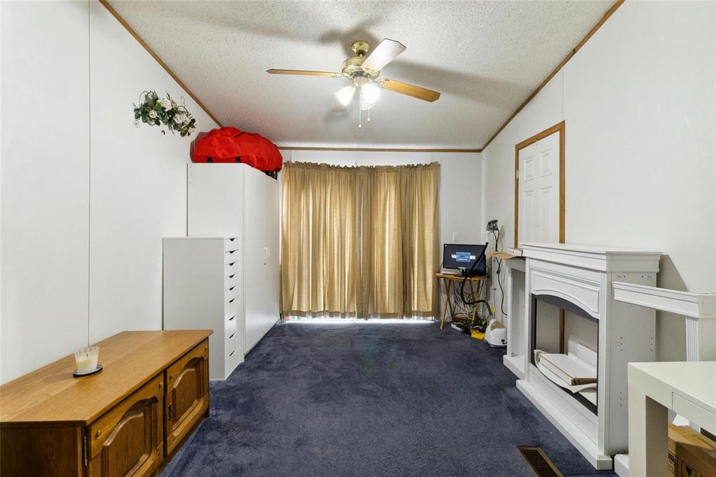 8106 WOLF LN
