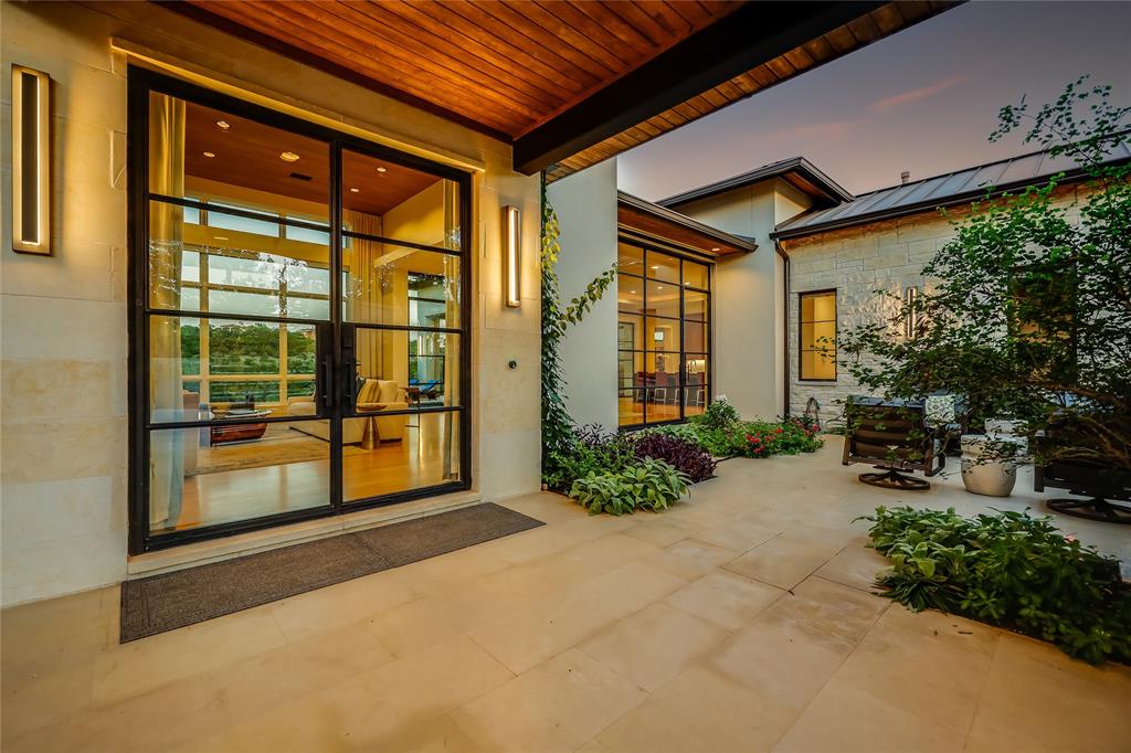 4901 Peralta LN