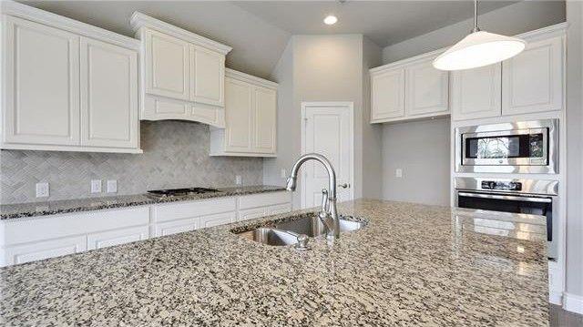 2017 LIMESTONE LAKE DR