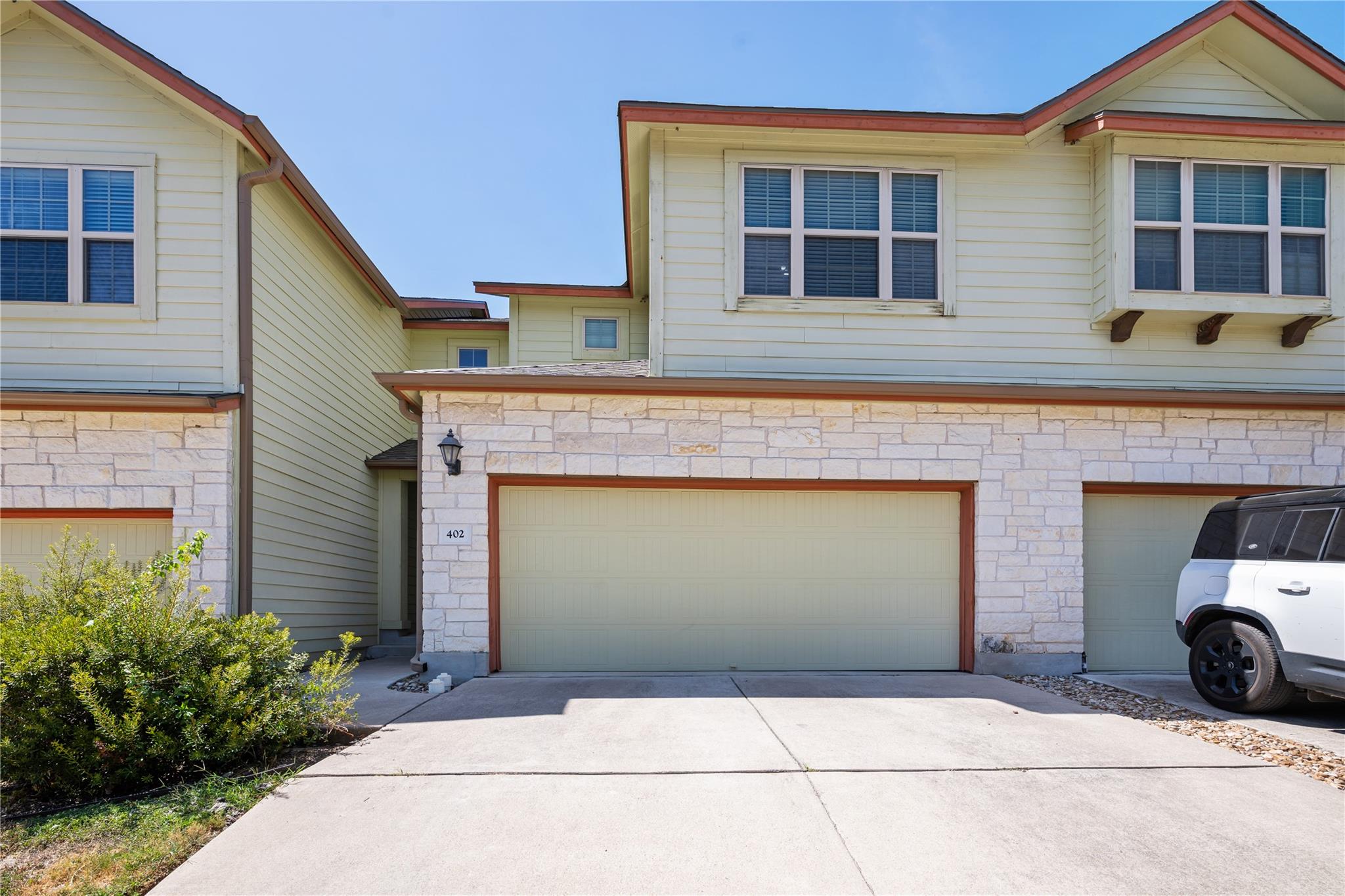 2410 Great Oaks DR # 402