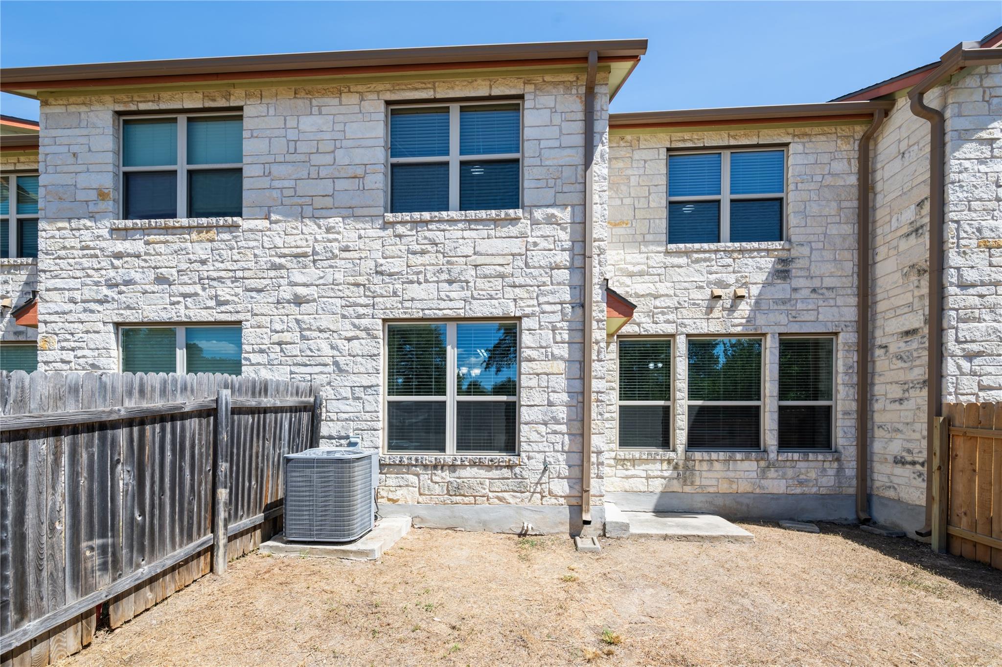 2410 Great Oaks DR # 402