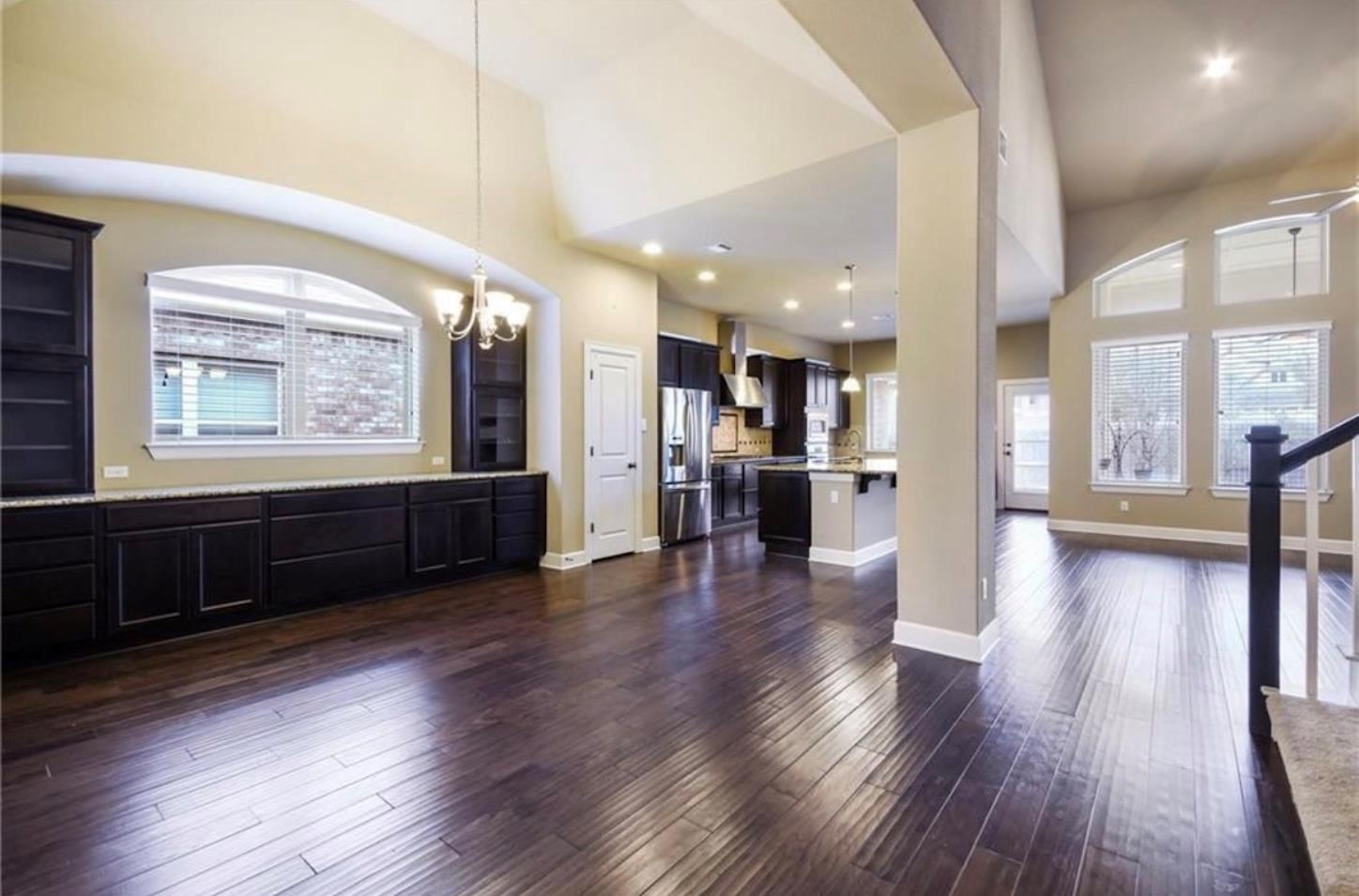 213 Simmons DR