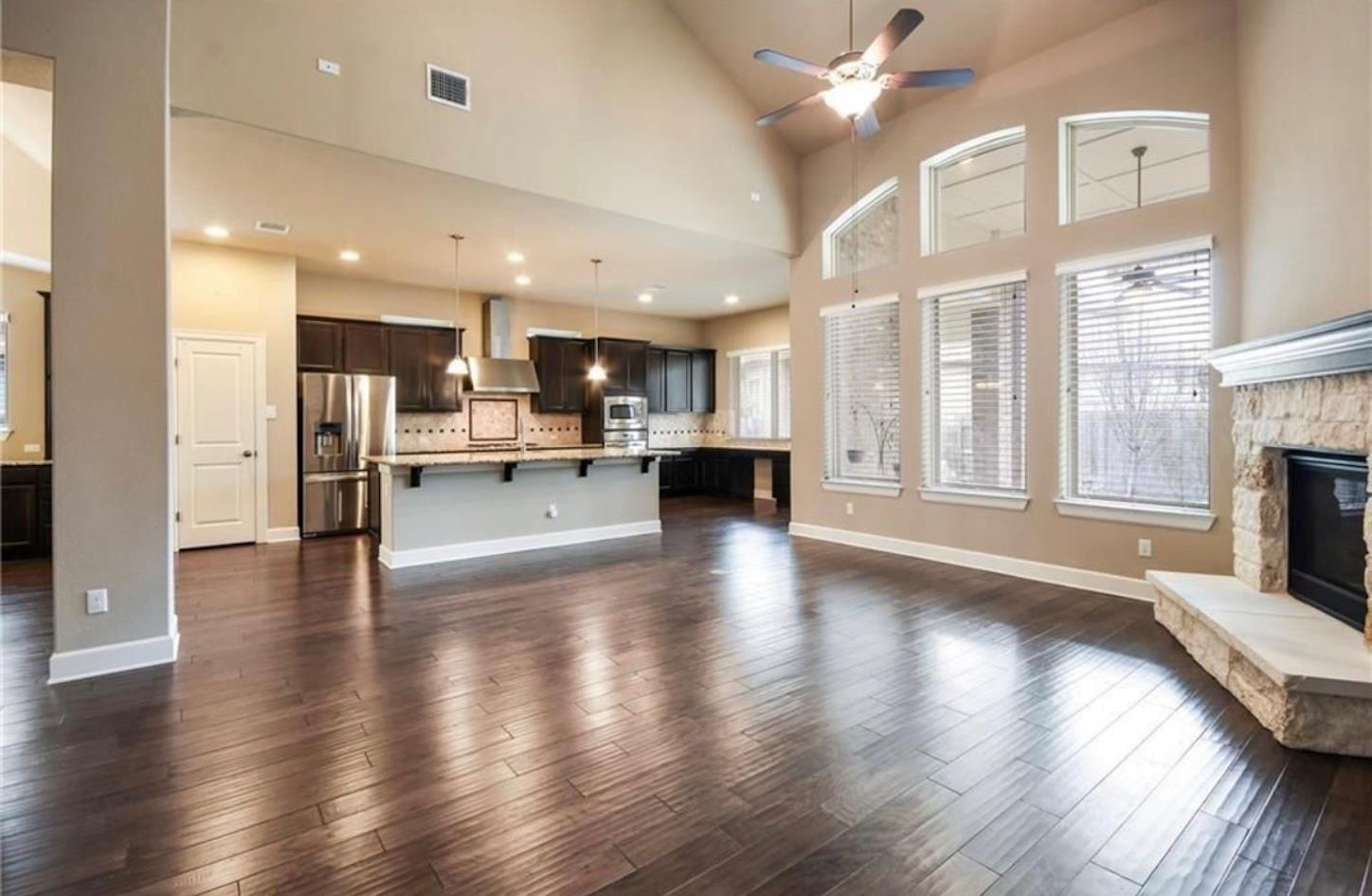 213 Simmons DR