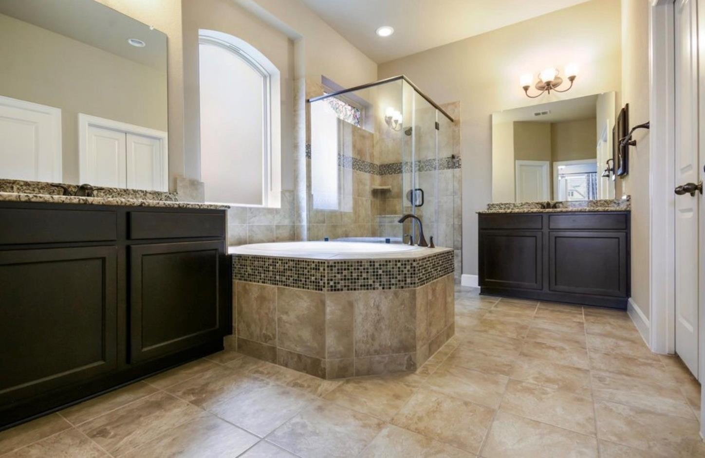 213 Simmons DR