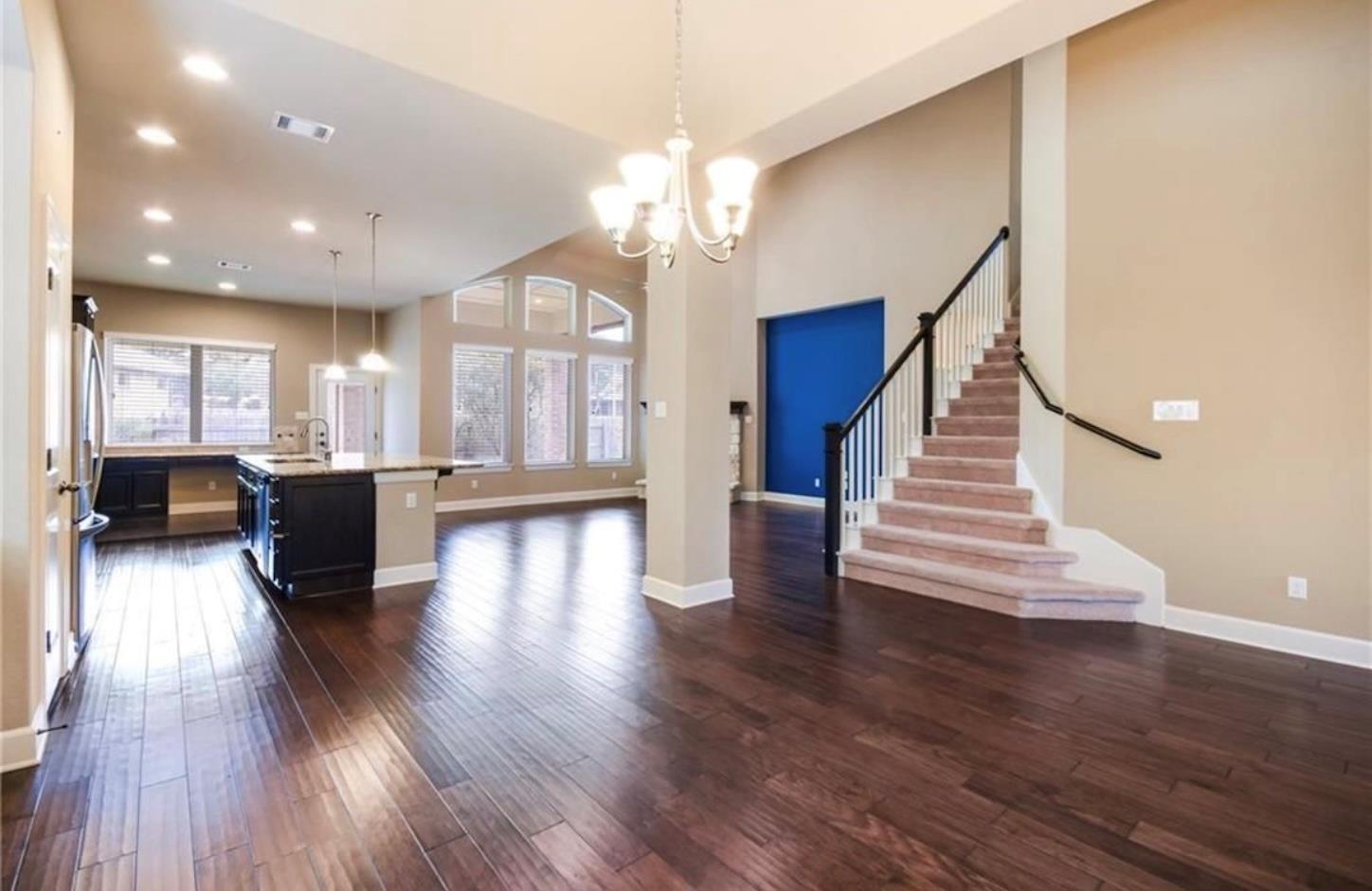 213 Simmons DR