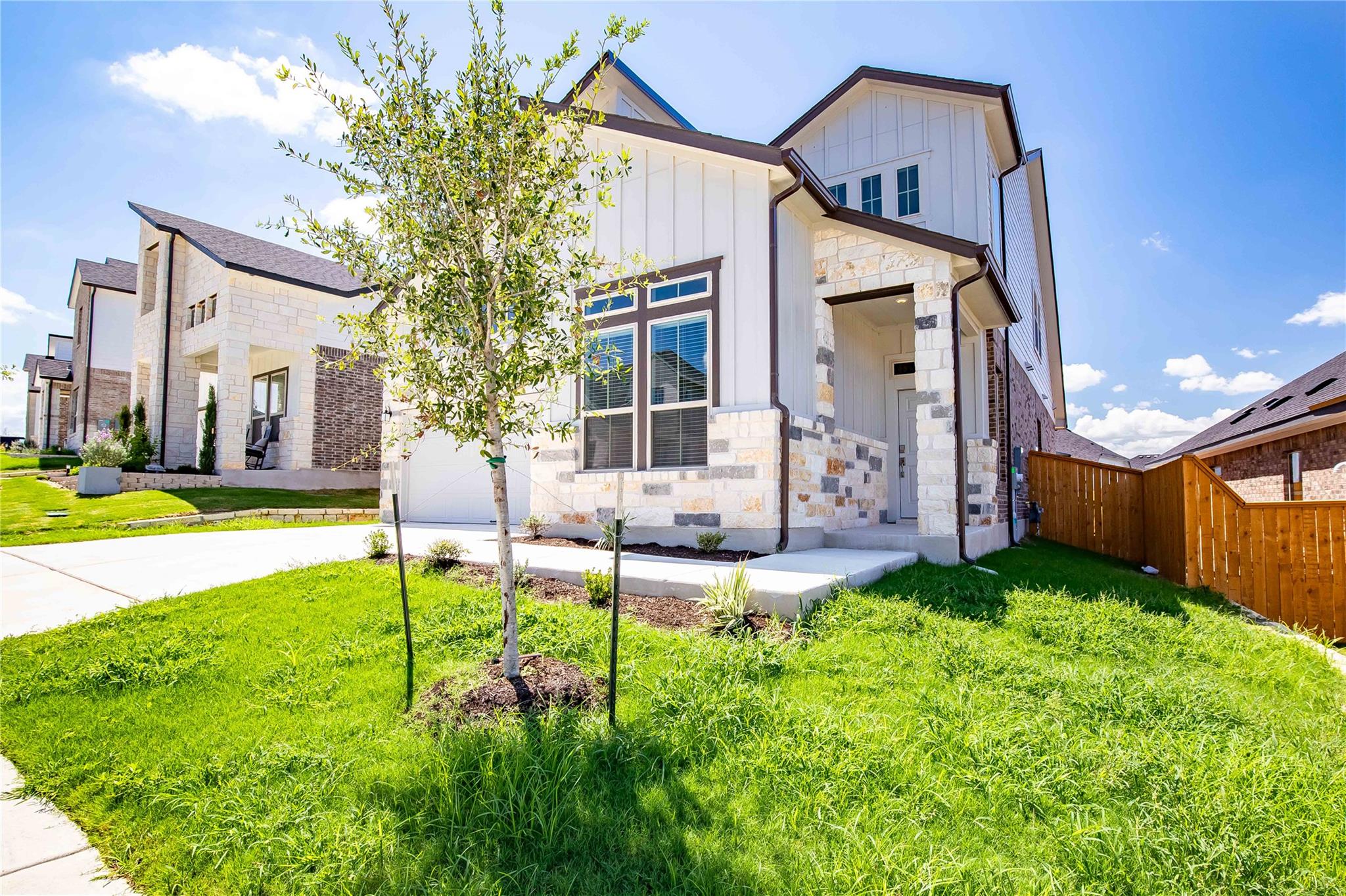 12706 Bloomington DR