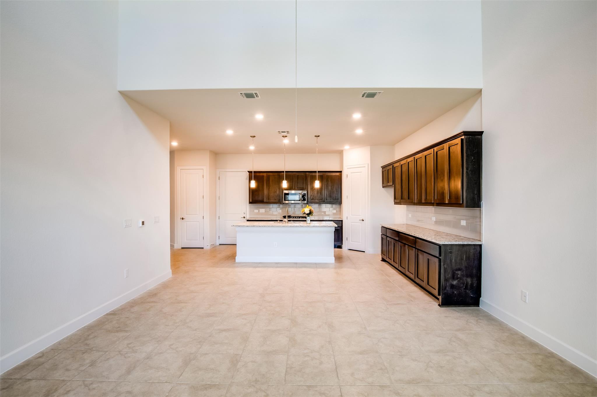 12706 Bloomington DR